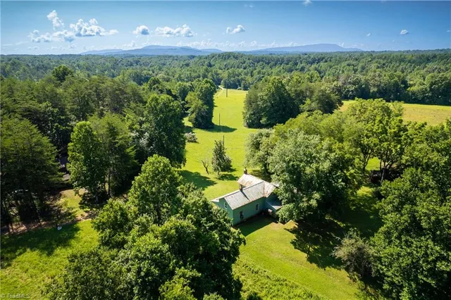 $430,000 | 1135 Daisy Creek Farm Road, Westfield, NC 27053