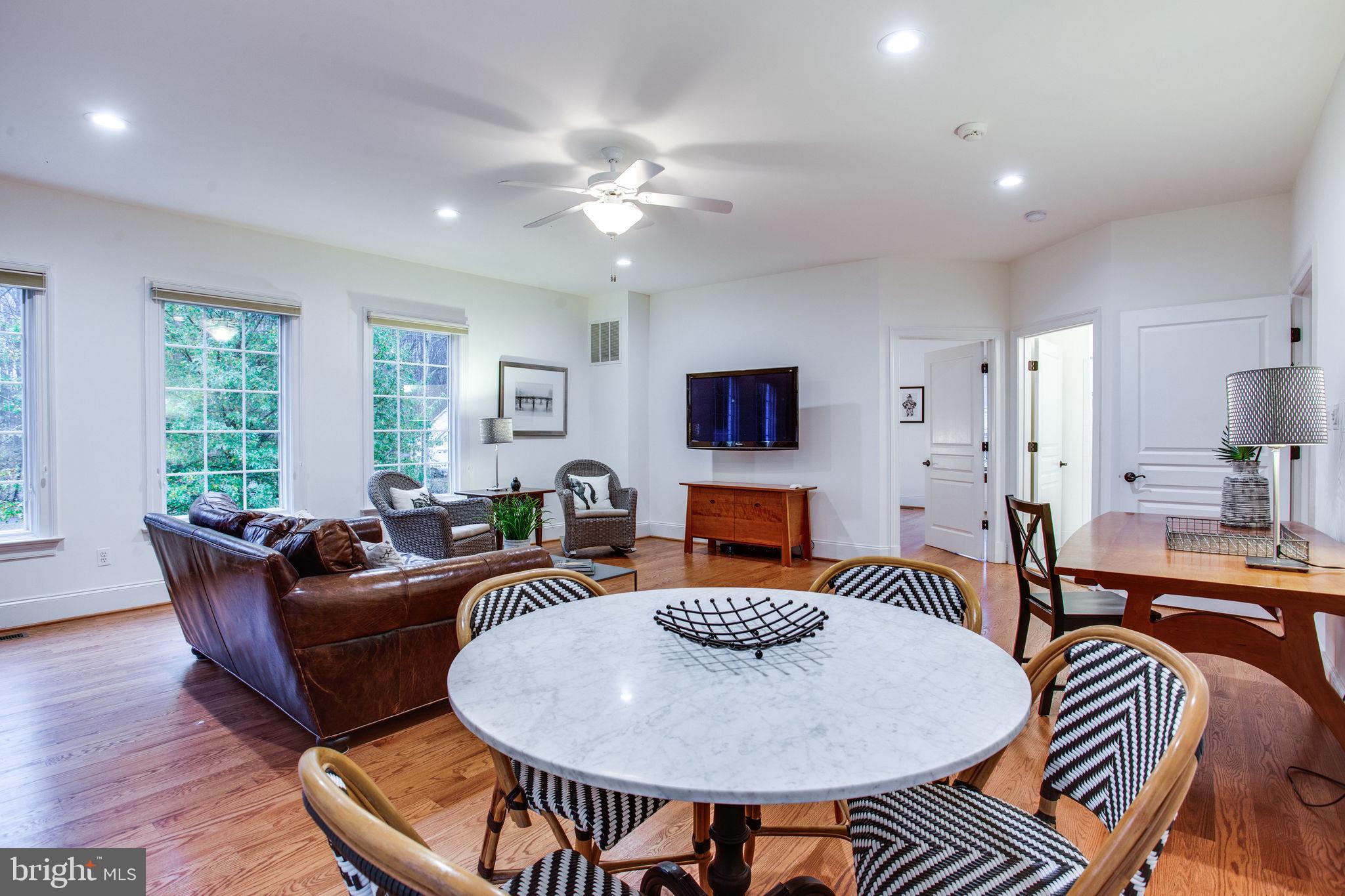 10464 Springvale Meadow Lane Great Falls, VA 22066 - Photo 76 of 103 Room for casual dining