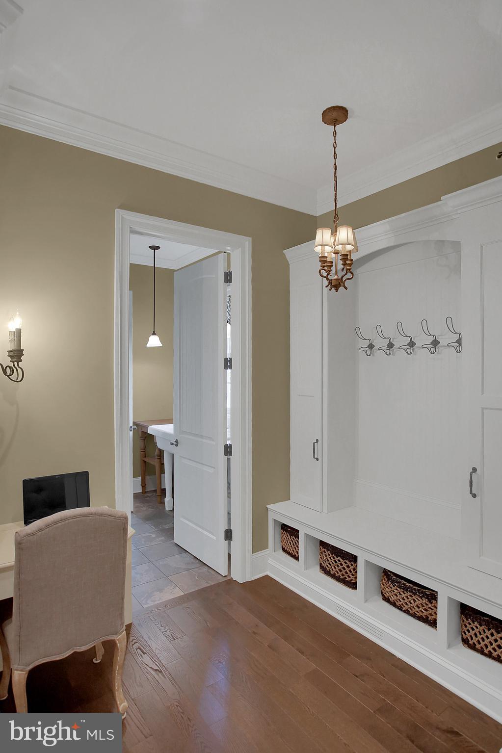 2746 Colonial Road Harrisburg, PA 17112 - Photo 12 of 34 Mud Room