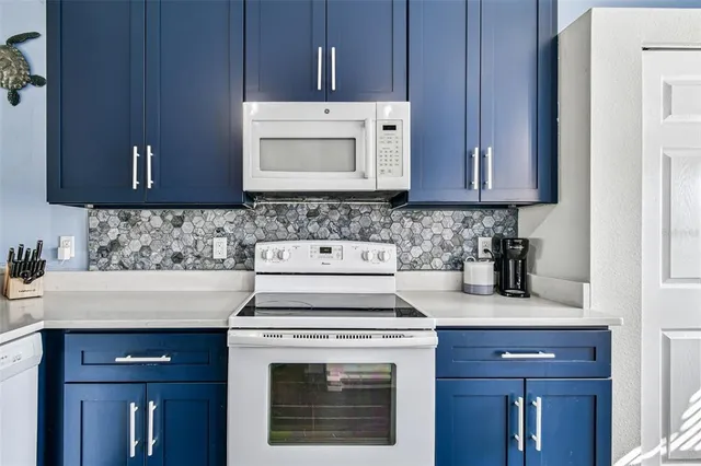 $259,000 | 4210 Caddie Drive East, Unit 202, Bradenton, FL 34203