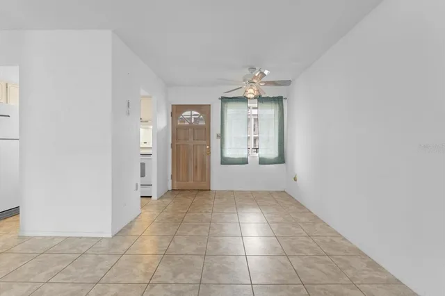 a view of empty room with window