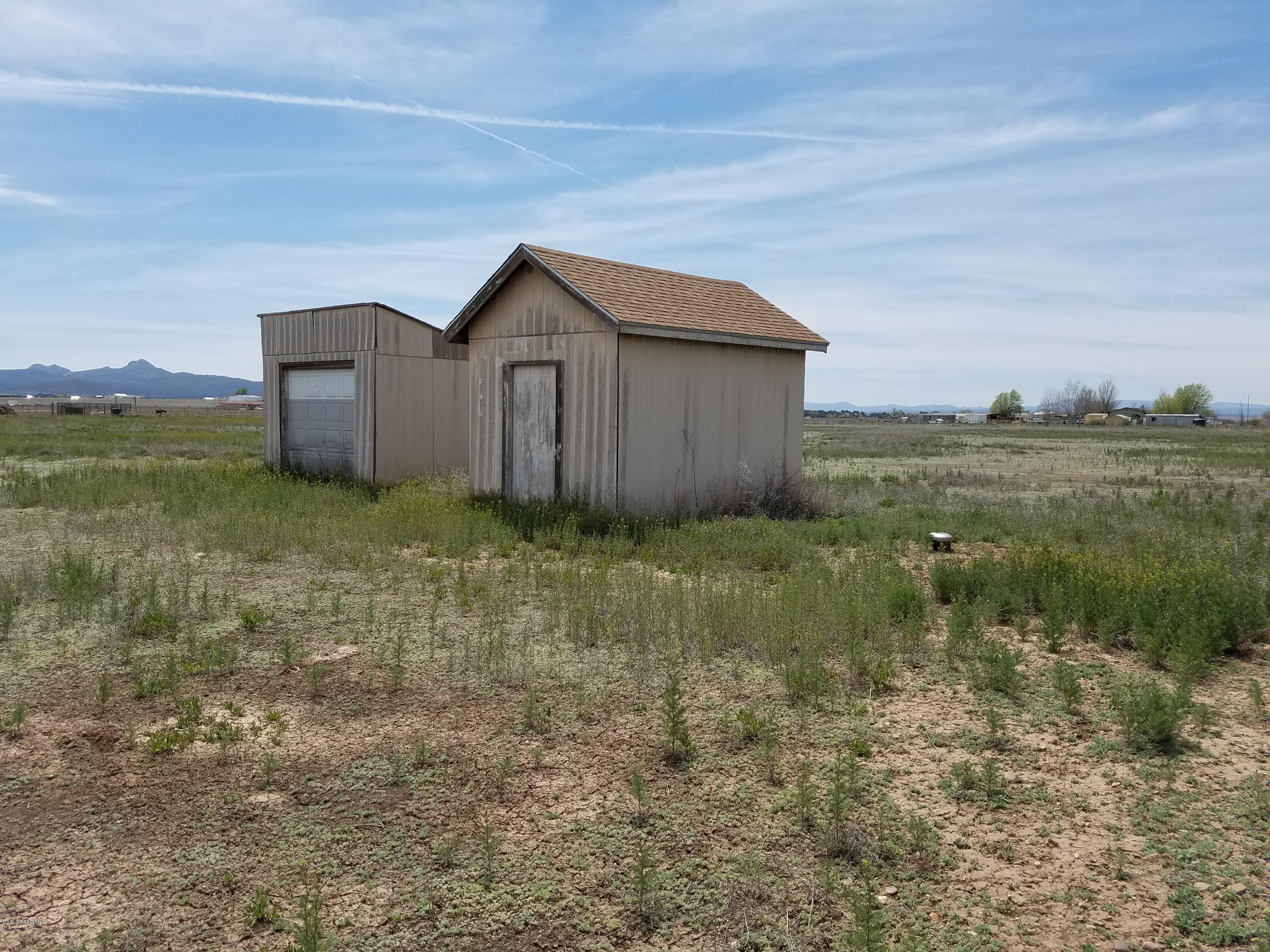 3225 West Rocky Road Paulden, AZ 86334 - Photo 8 of 13 657