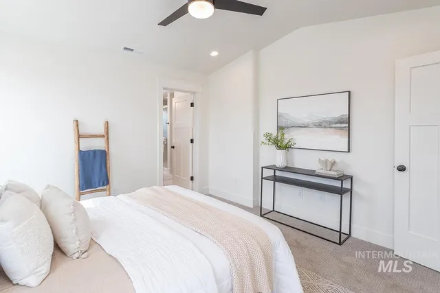 $409,900 | 1328 North Meadowglen Avenue, Meridian, ID 83642