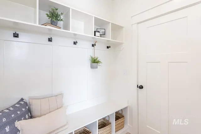 $409,900 | 1328 North Meadowglen Avenue, Meridian, ID 83642