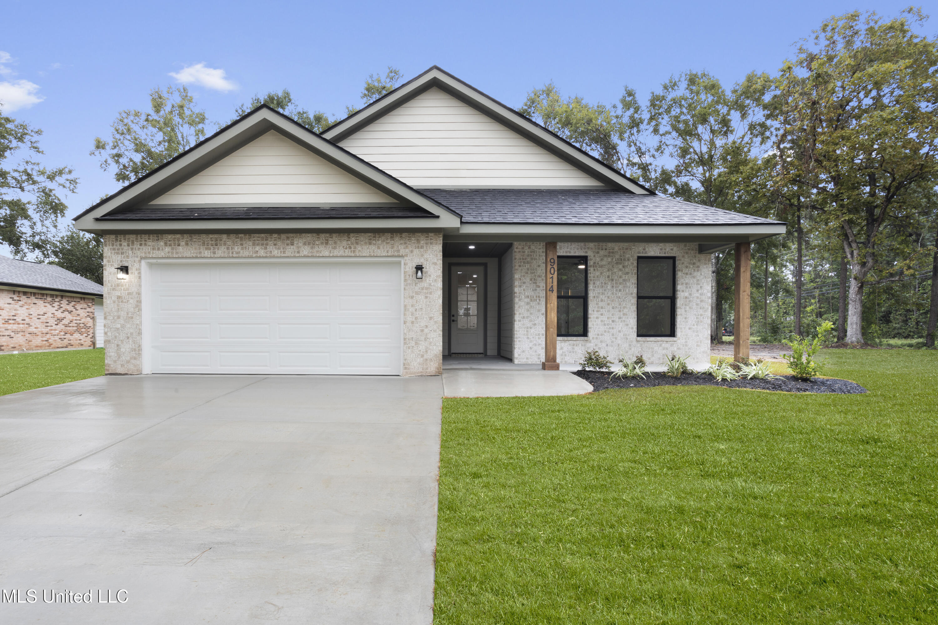 9014 Old Walnut Road Ocean Springs, MS 39564 - Photo 1 of 33 001 (9)