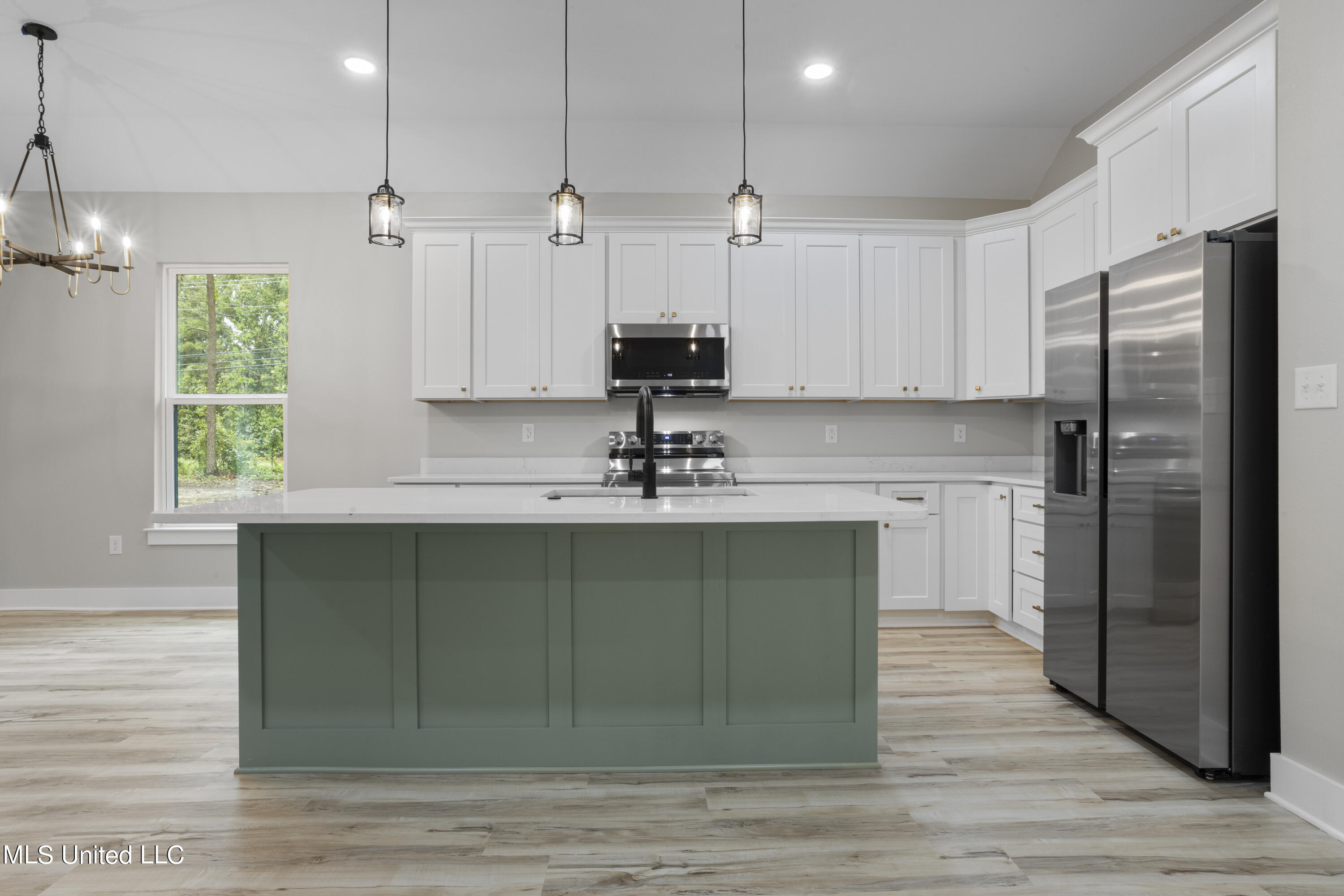 9014 Old Walnut Road Ocean Springs, MS 39564 - Photo 11 of 33 011 (4)