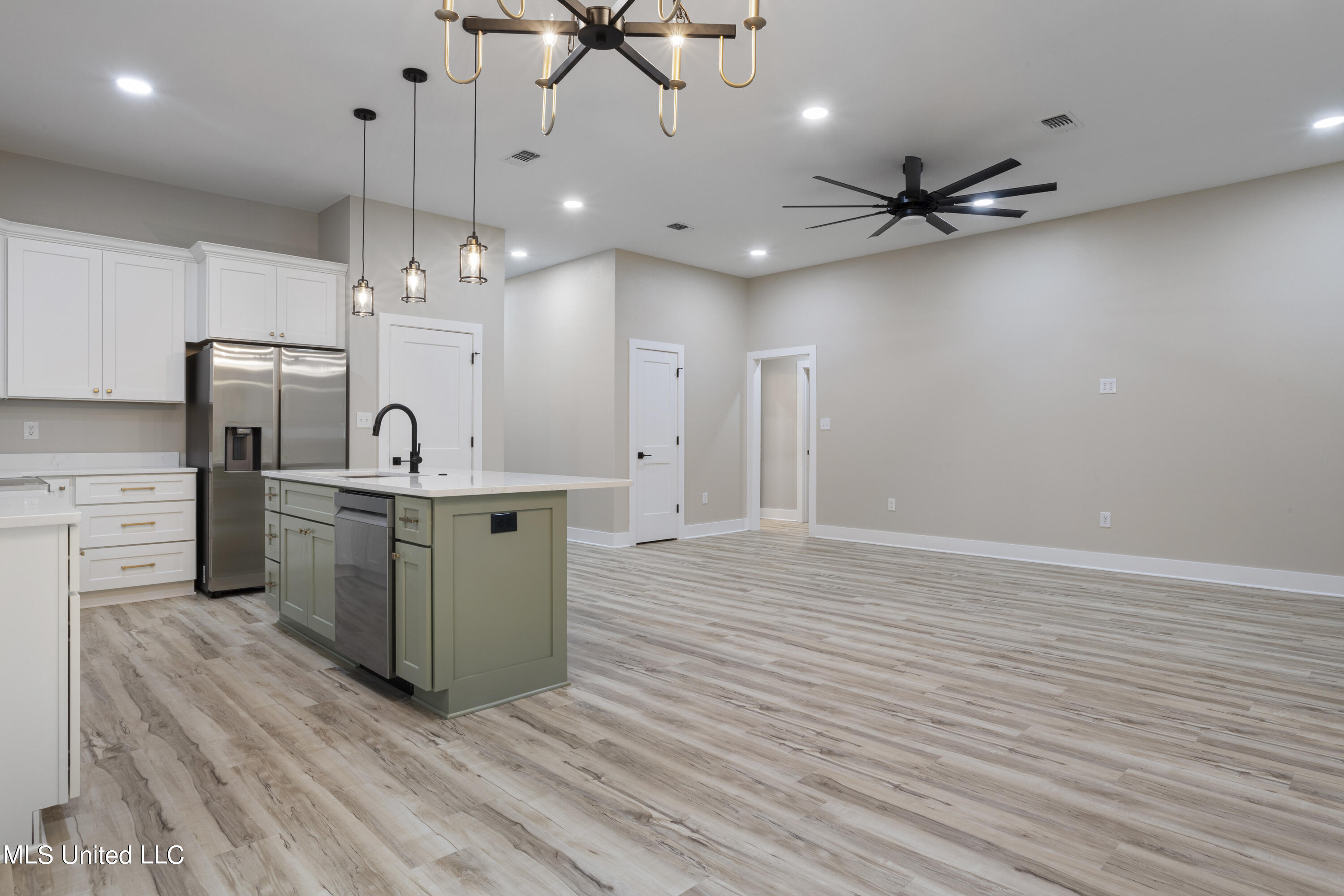 9014 Old Walnut Road Ocean Springs, MS 39564 - Photo 17 of 33 017 (1)
