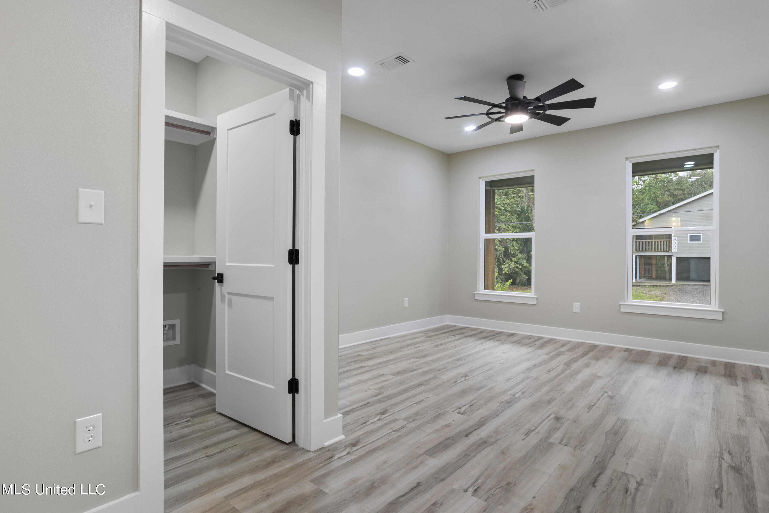 9014 Old Walnut Road Ocean Springs, MS 39564 - Photo 18 of 33 018 (1)