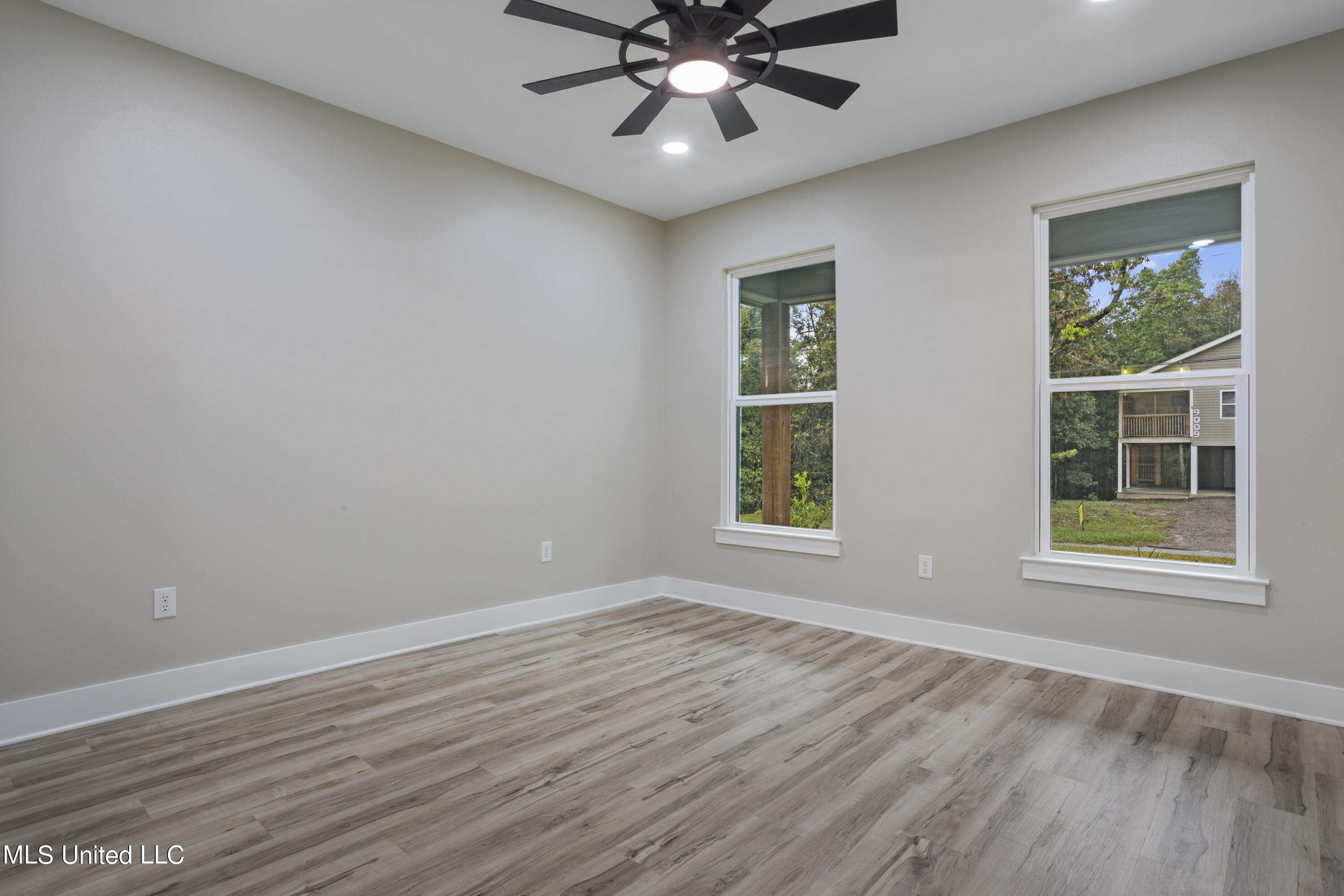 9014 Old Walnut Road Ocean Springs, MS 39564 - Photo 19 of 33 019 (1)