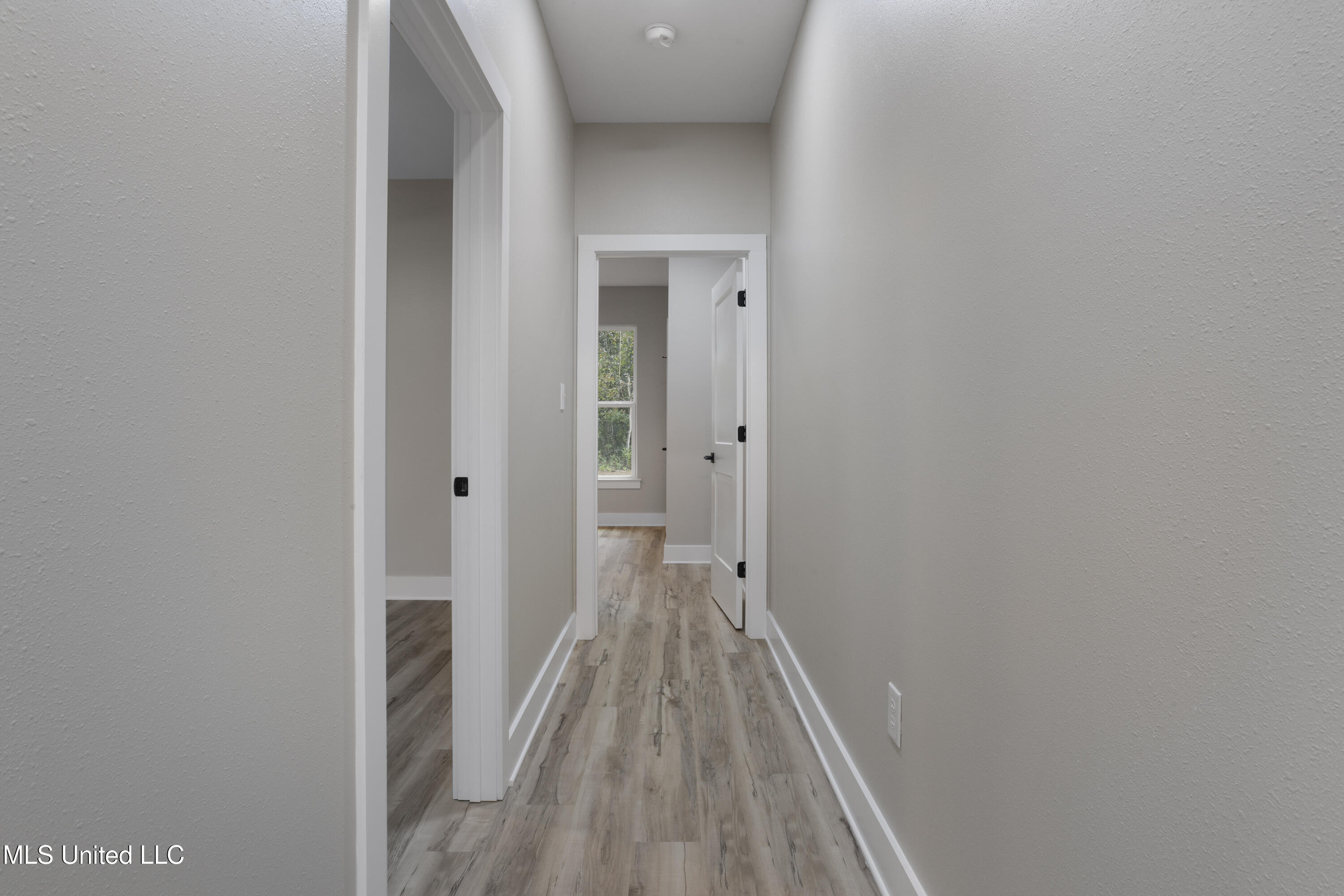 9014 Old Walnut Road Ocean Springs, MS 39564 - Photo 23 of 33 024 (1)