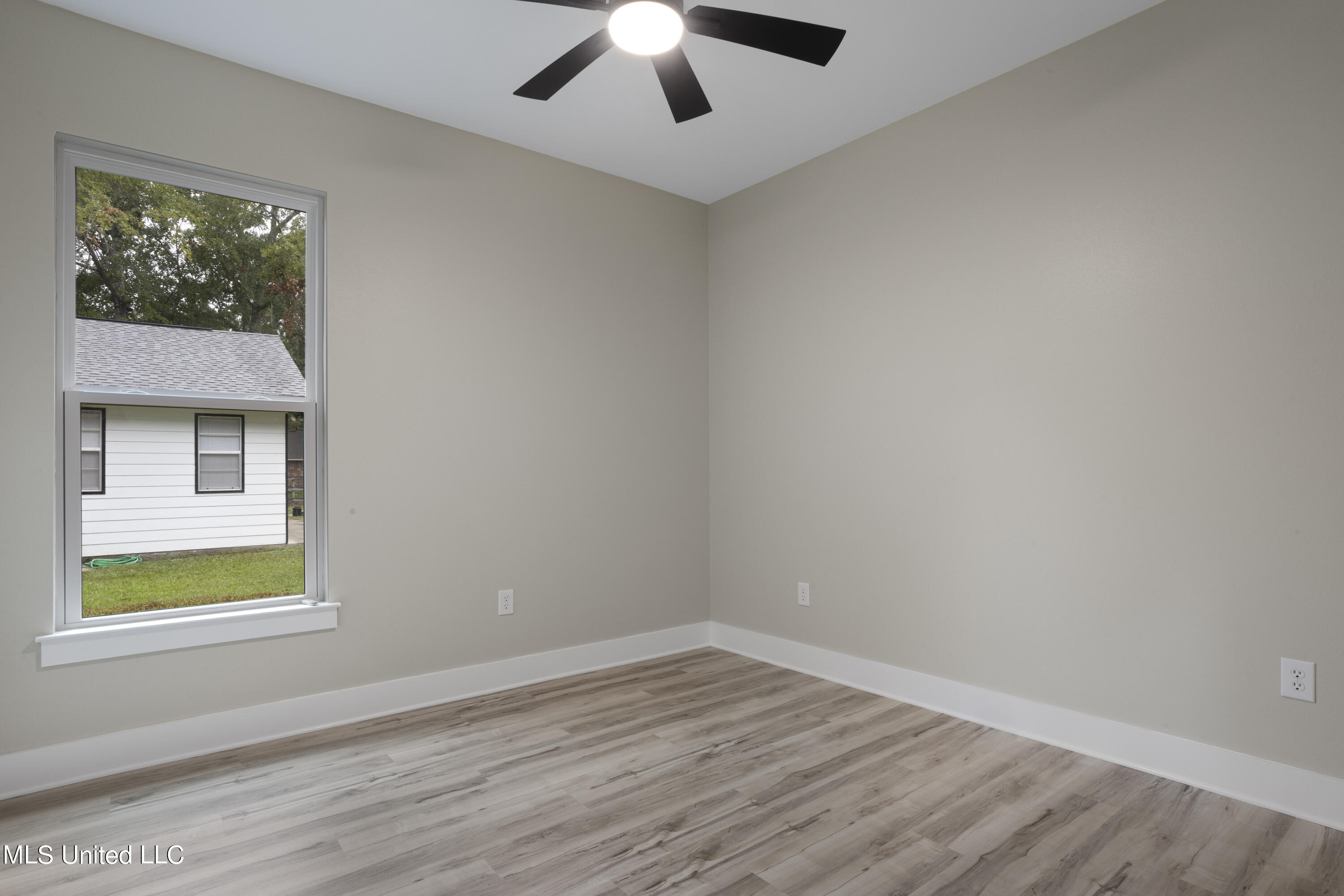 9014 Old Walnut Road Ocean Springs, MS 39564 - Photo 28 of 33 028 (1)