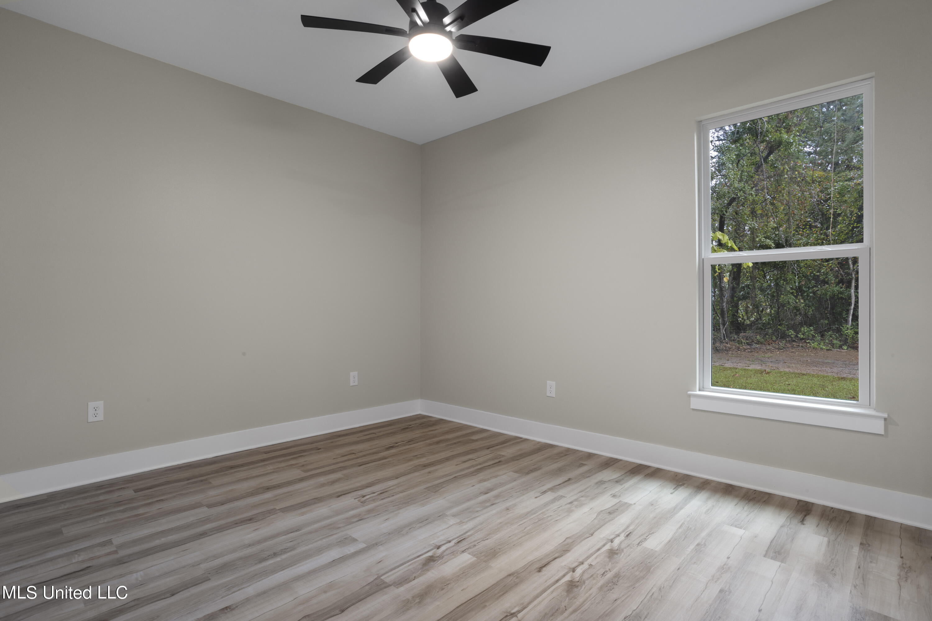 9014 Old Walnut Road Ocean Springs, MS 39564 - Photo 29 of 33 029 (1)