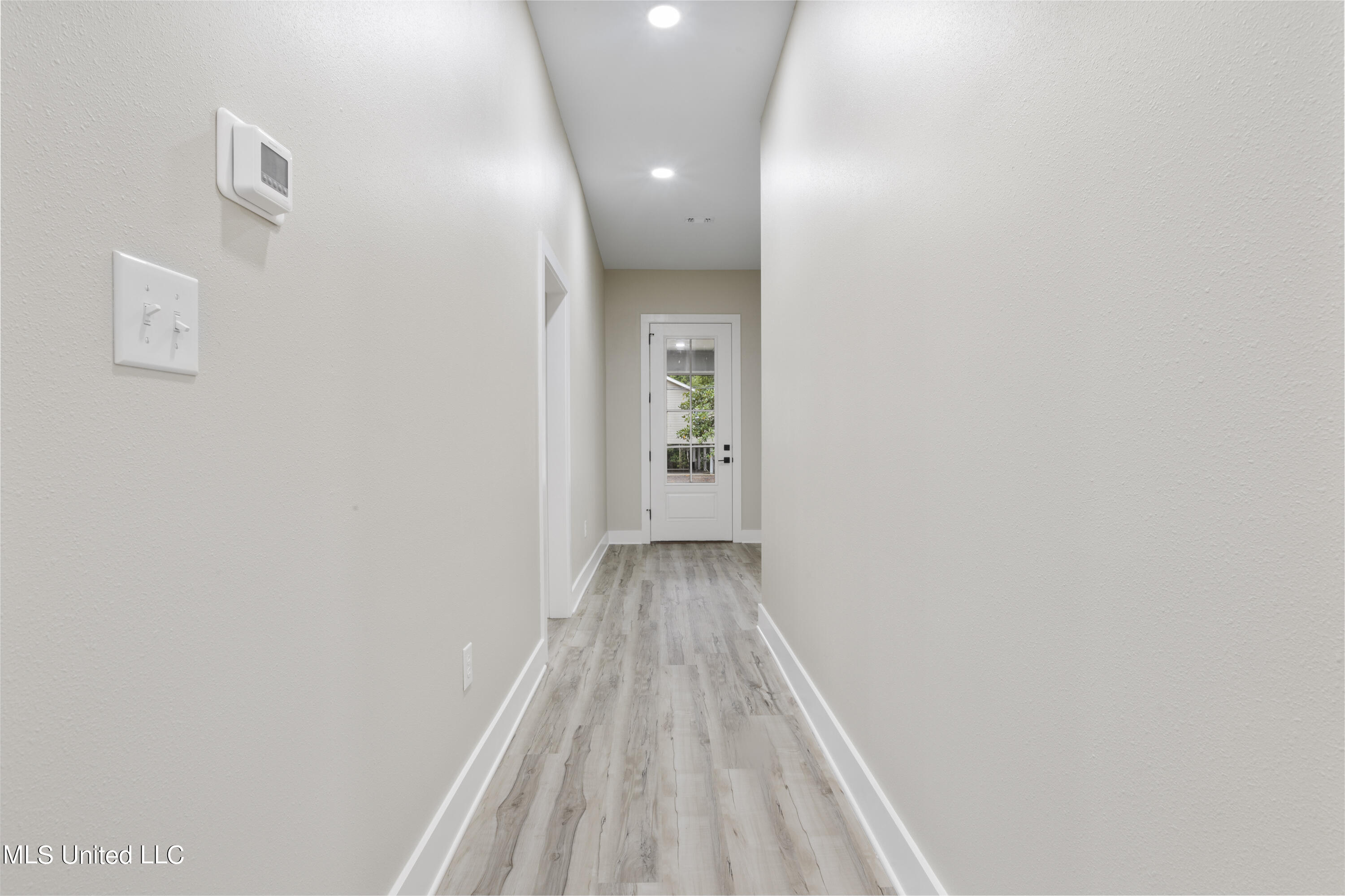 9014 Old Walnut Road Ocean Springs, MS 39564 - Photo 5 of 33 005 (4)