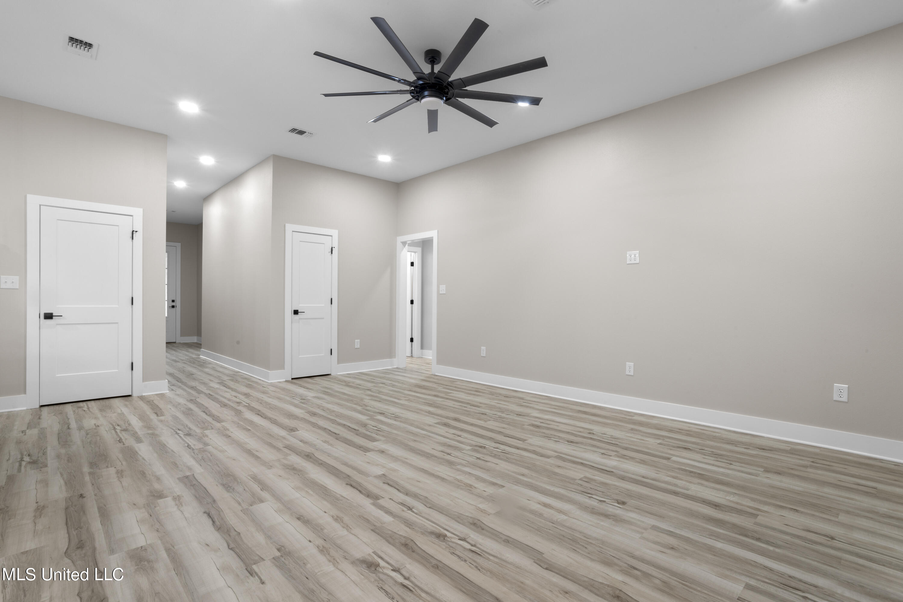 9014 Old Walnut Road Ocean Springs, MS 39564 - Photo 7 of 33 007 (3)