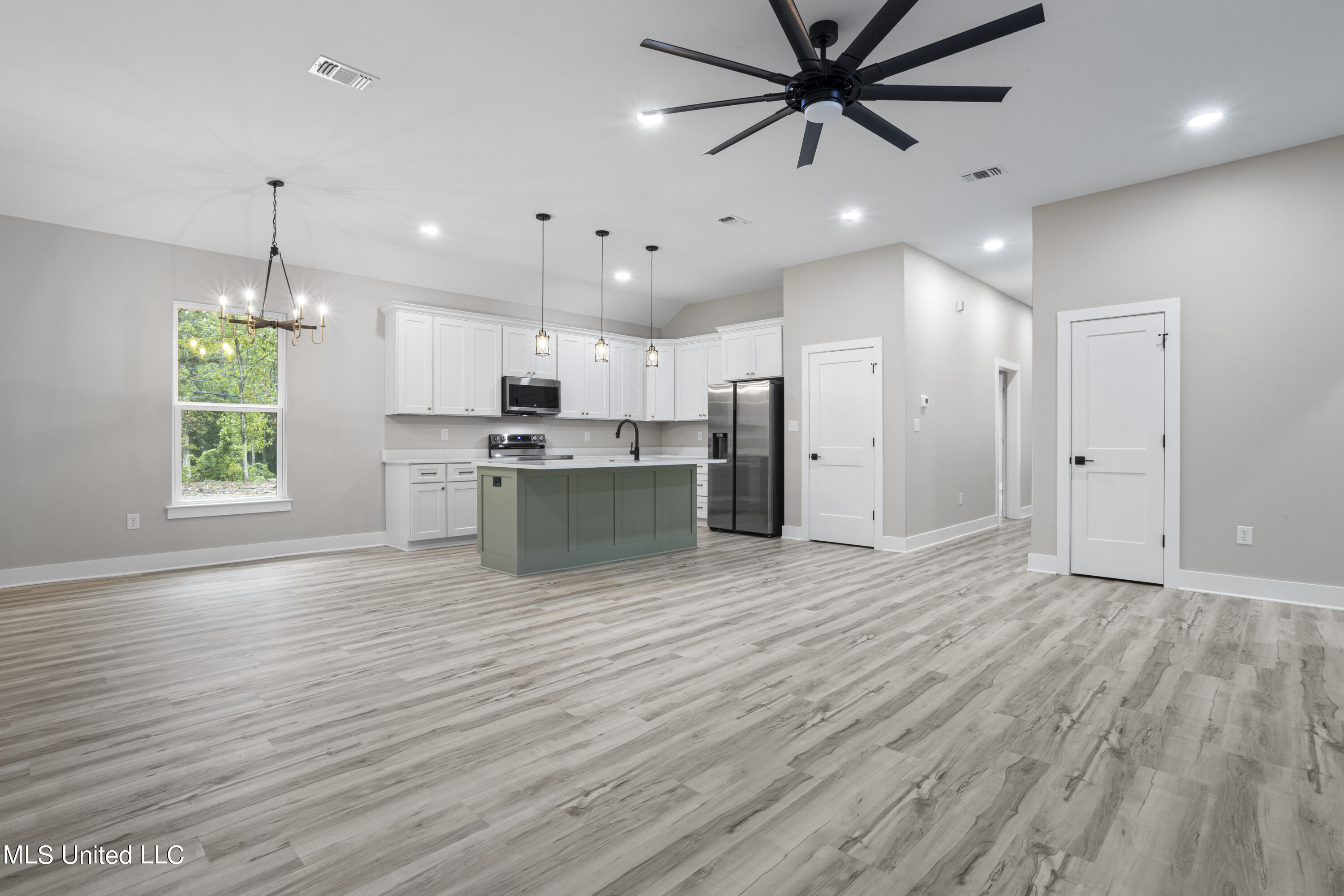 9014 Old Walnut Road Ocean Springs, MS 39564 - Photo 10 of 33 010 (4)