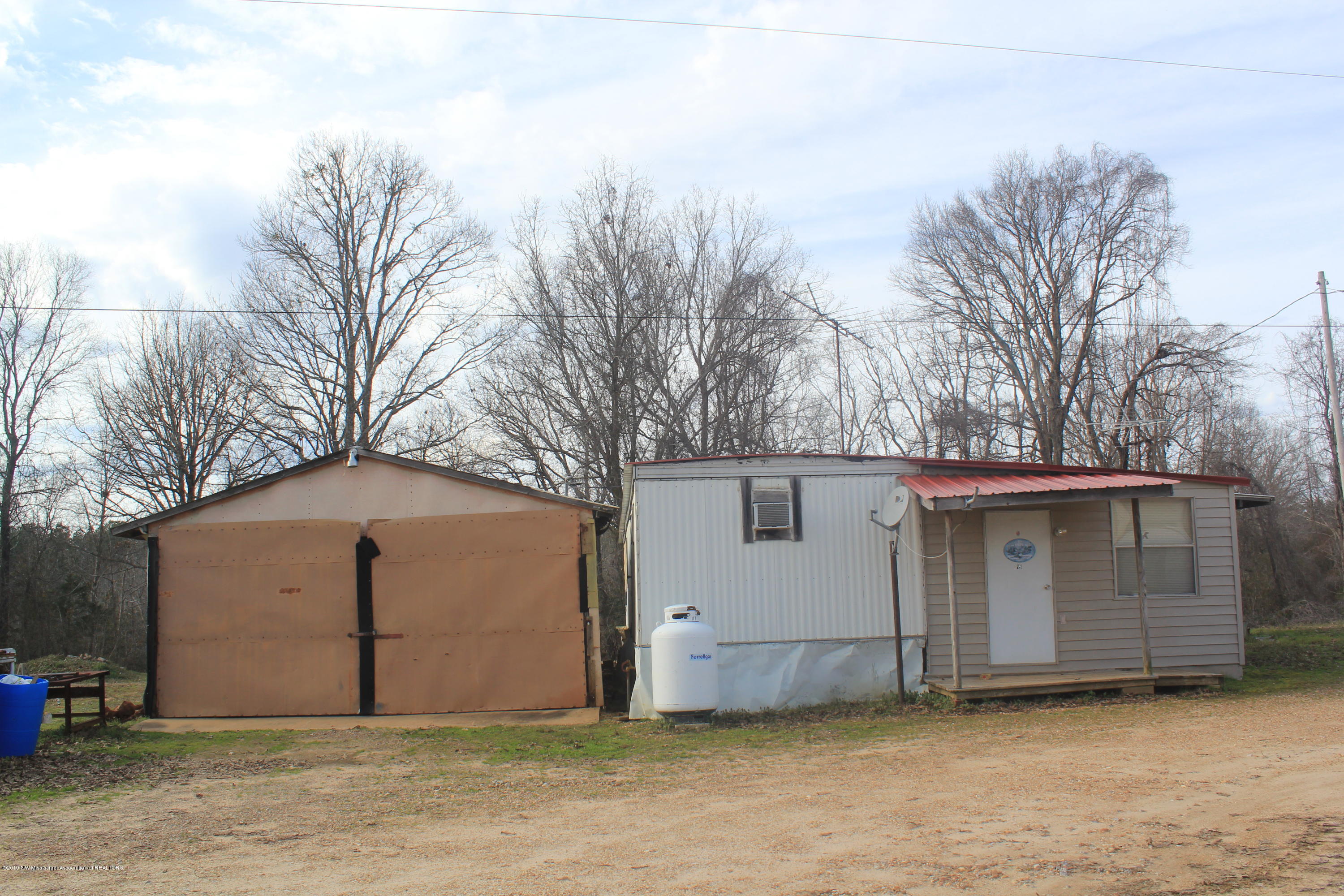 327 Tuttle Road Holly Springs, MS 38635 - Photo 51 of 64 028