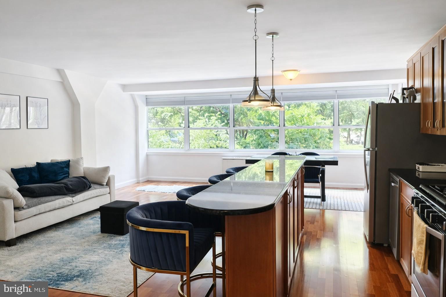 1810 Rittenhouse Square, Unit 302 Philadelphia, PA 19103 - Photo 3 of 16