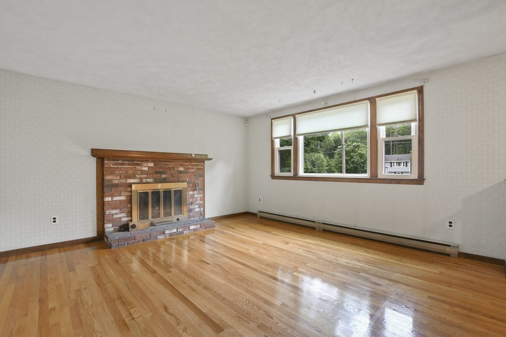 19 Bemis Road Pepperell, MA 01463 - Photo 3 of 25