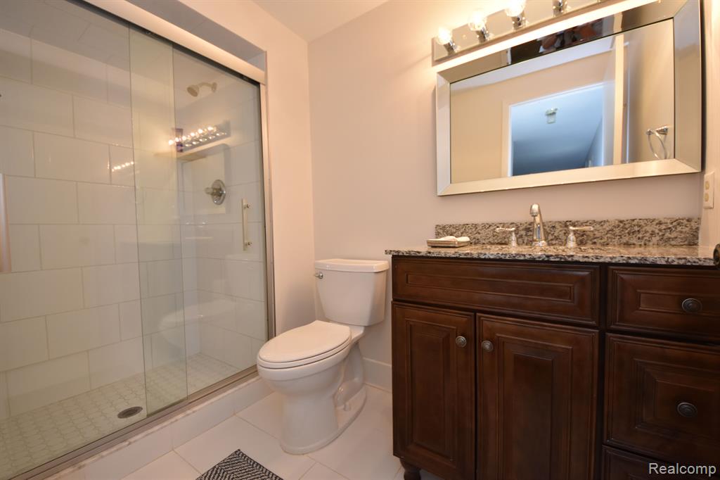 29679 High Valley Road Farmington Hills, MI 48331 - Photo 19 of 31