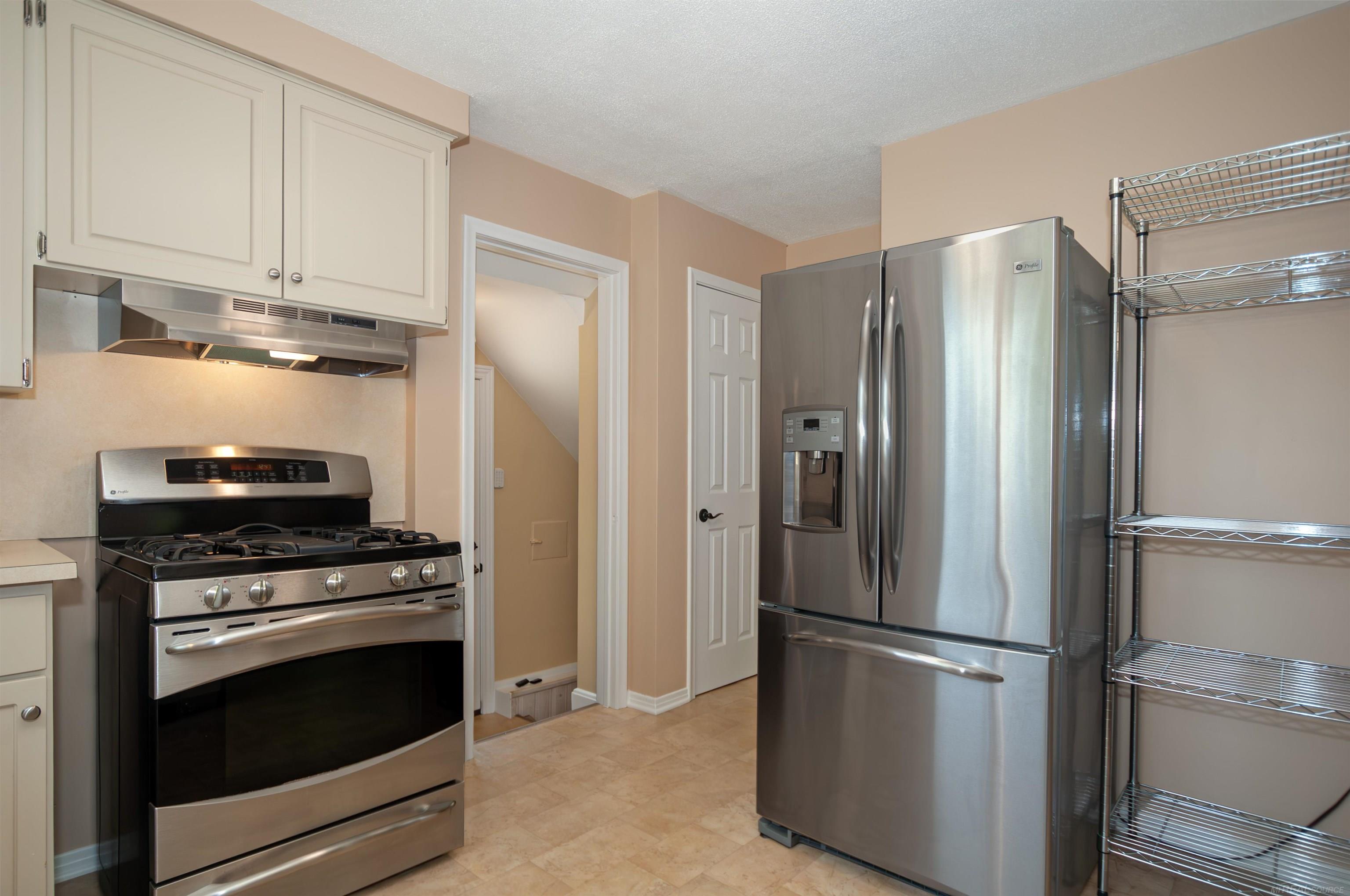 1772 Prestwick Road Grosse Pointe Woods, MI 48236 - Photo 17 of 58