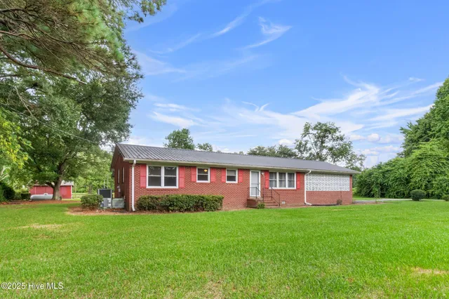 $264,000 | 113 East Page Street, Teachey, NC 28464