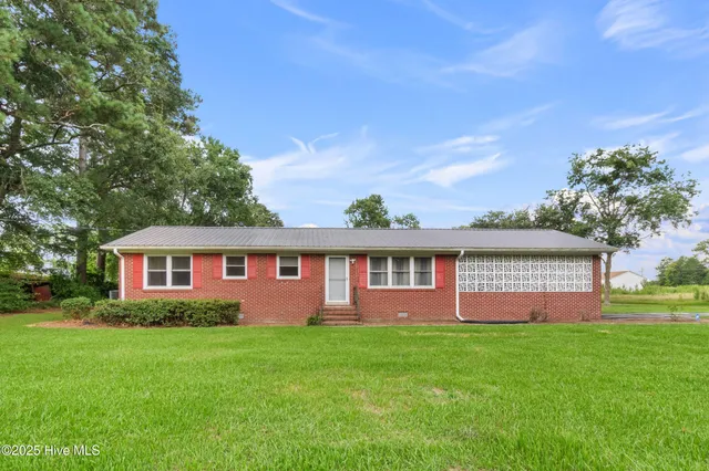 $264,000 | 113 East Page Street, Teachey, NC 28464