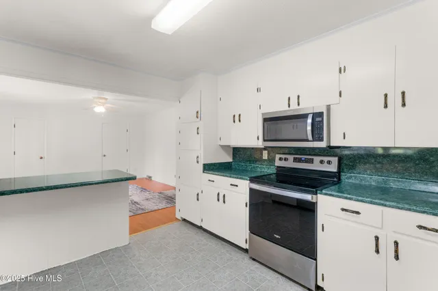 $264,000 | 113 East Page Street, Teachey, NC 28464