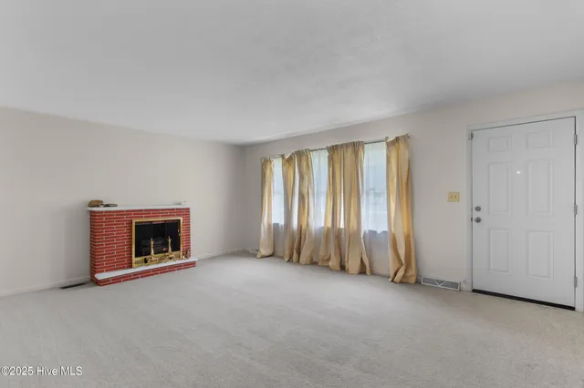 $264,000 | 113 East Page Street, Teachey, NC 28464