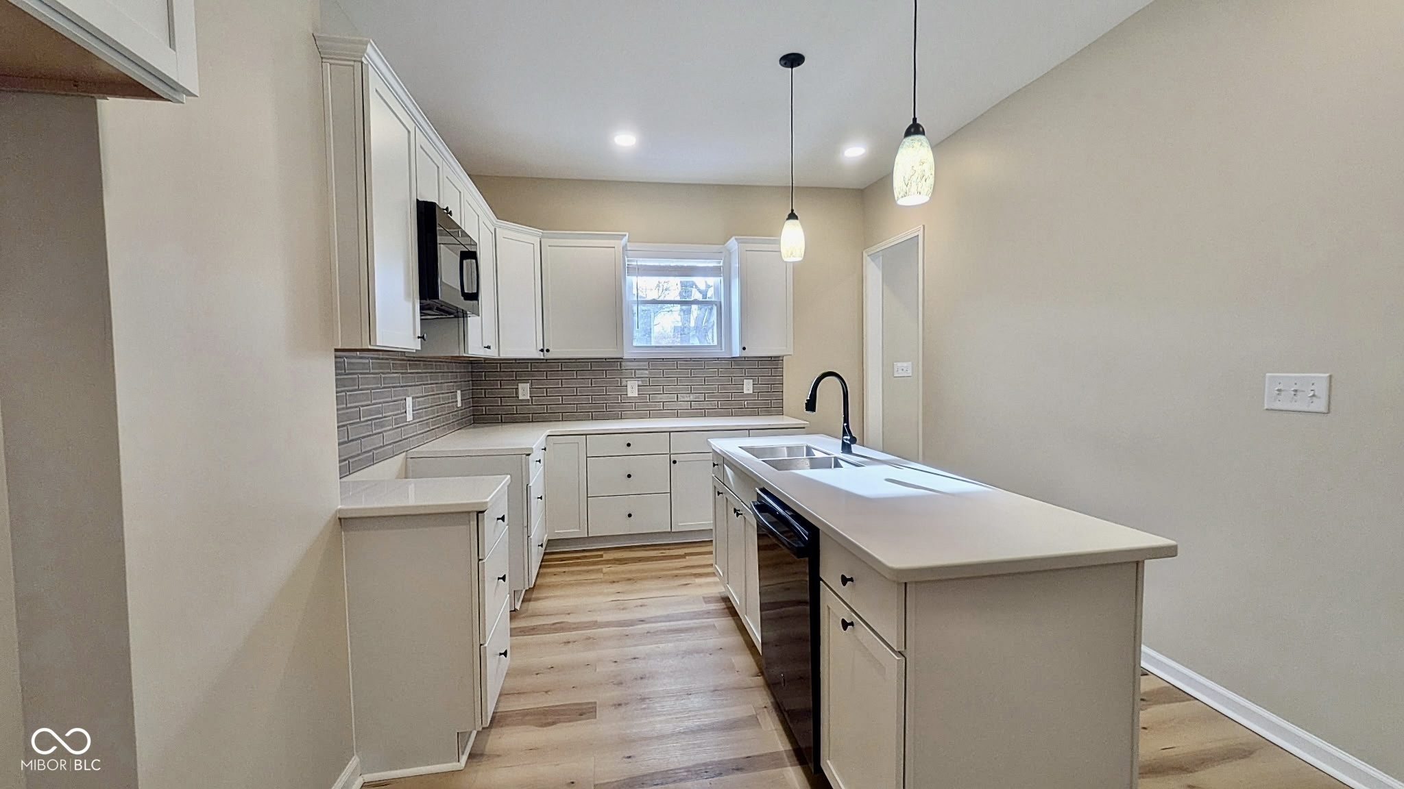 3256 Ruckle Street Indianapolis, IN 46205 - Photo 12 of 34