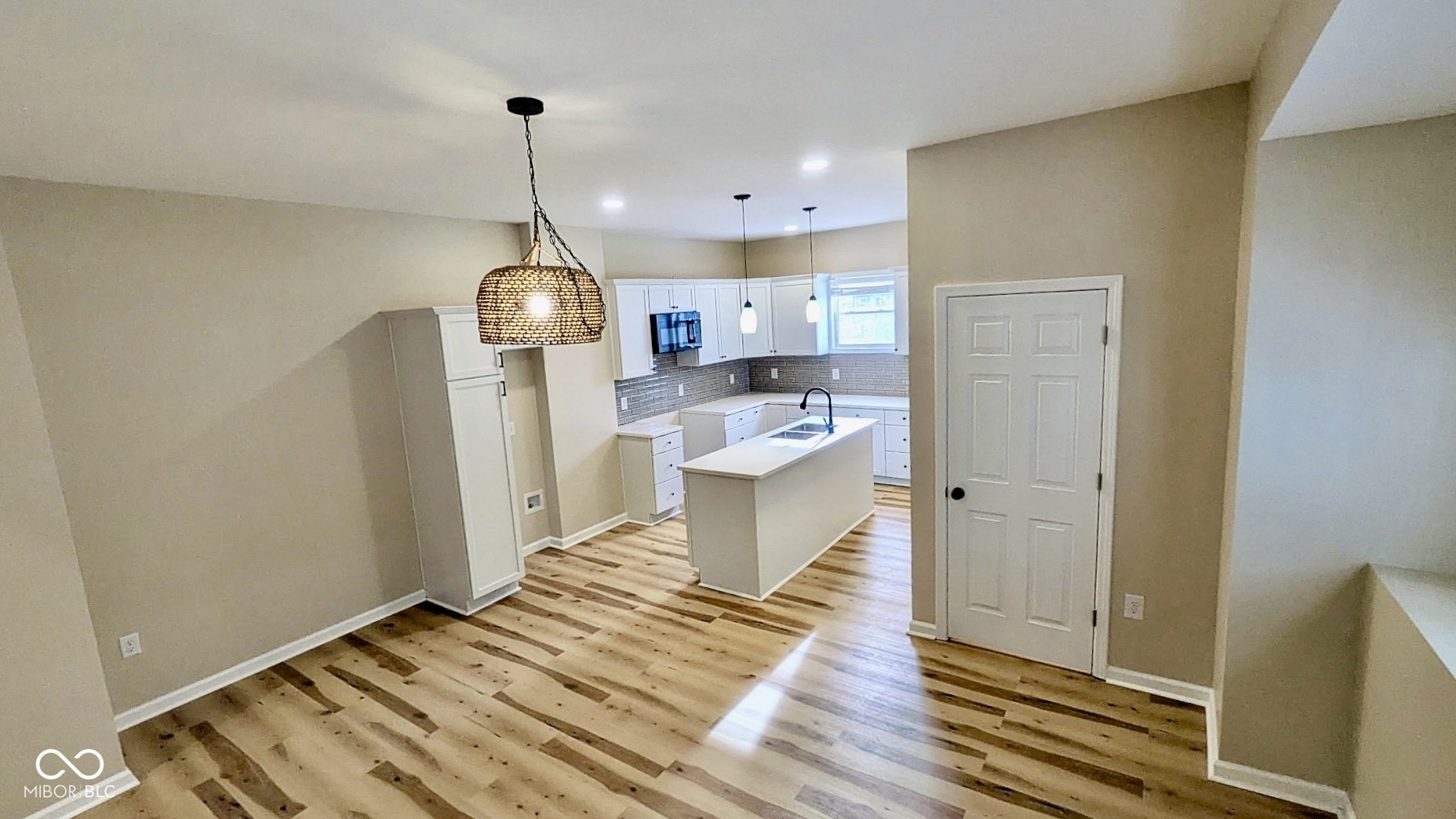 3256 Ruckle Street Indianapolis, IN 46205 - Photo 9 of 34