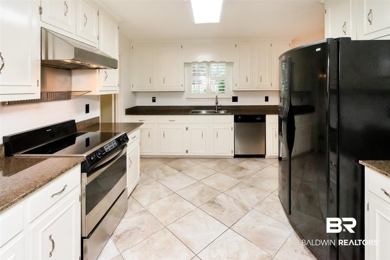 5621 Regency Oaks Drive North Mobile, AL 36609 - Photo 14 of 48