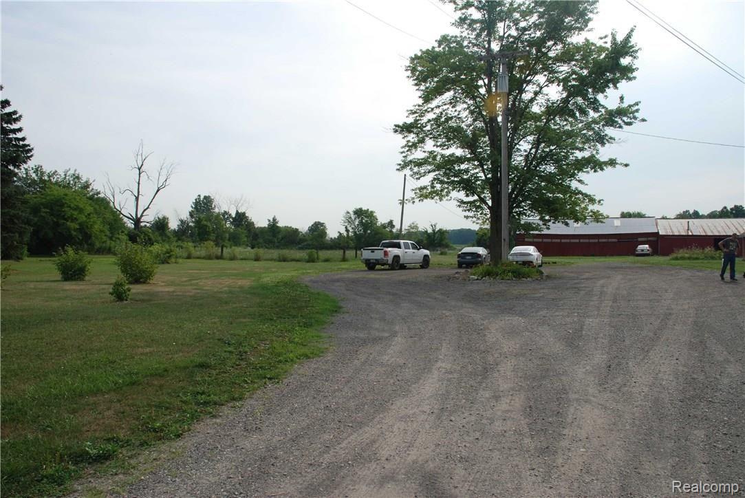 11074 Finzel Road Carleton, MI 48117 - Photo 32 of 41 36.jpg