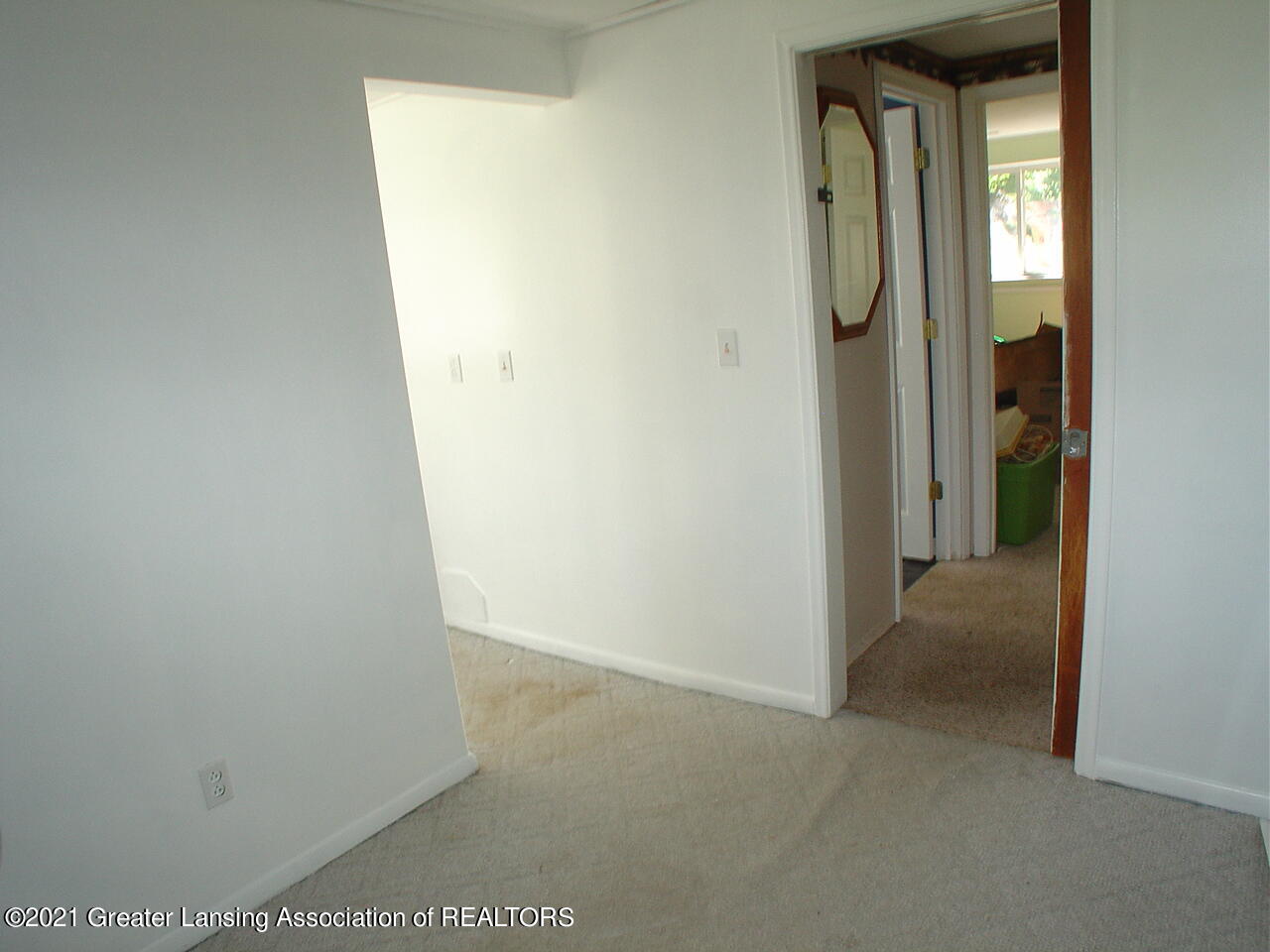 2910 Colchester Road Lansing, MI 48906 - Photo 27 of 53 23. 1st Level Bedroom #3