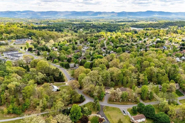 $749,000 | 1235 Cumberland Drive, Harrisonburg, VA 22801
