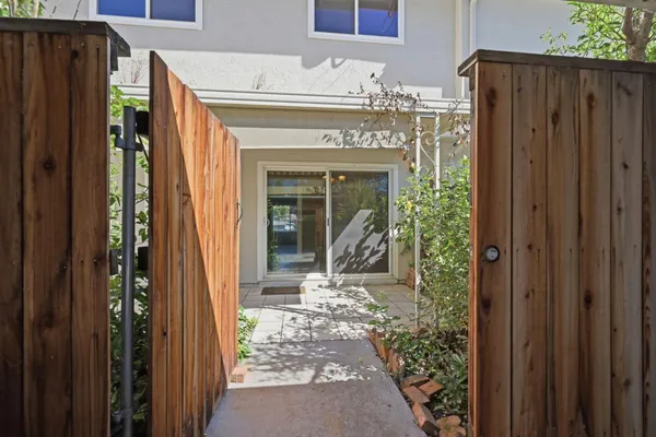 $350,000 | 3923 Oak Villa Circle, Carmichael, CA 95608