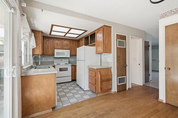 $350,000 | 3923 Oak Villa Circle, Carmichael, CA 95608