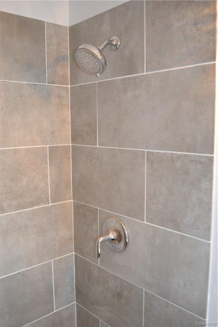76 Webber Place Grosse Pointe, MI 48236 - Photo 7 of 30 guest bath 1.1