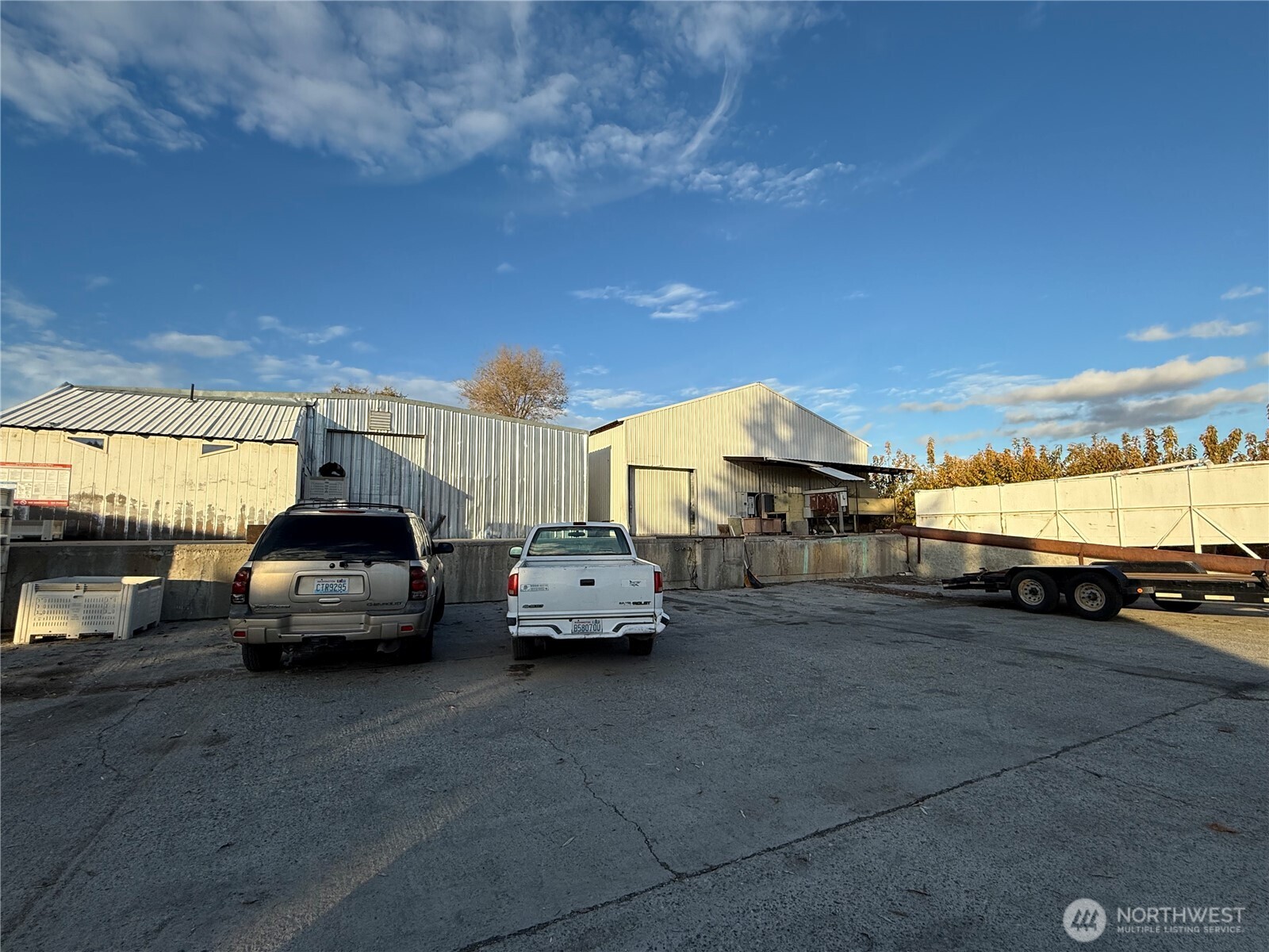 556 Jack Wells Road Bridgeport, WA 98813 - Photo 6 of 13 a view of a terrace with a yard