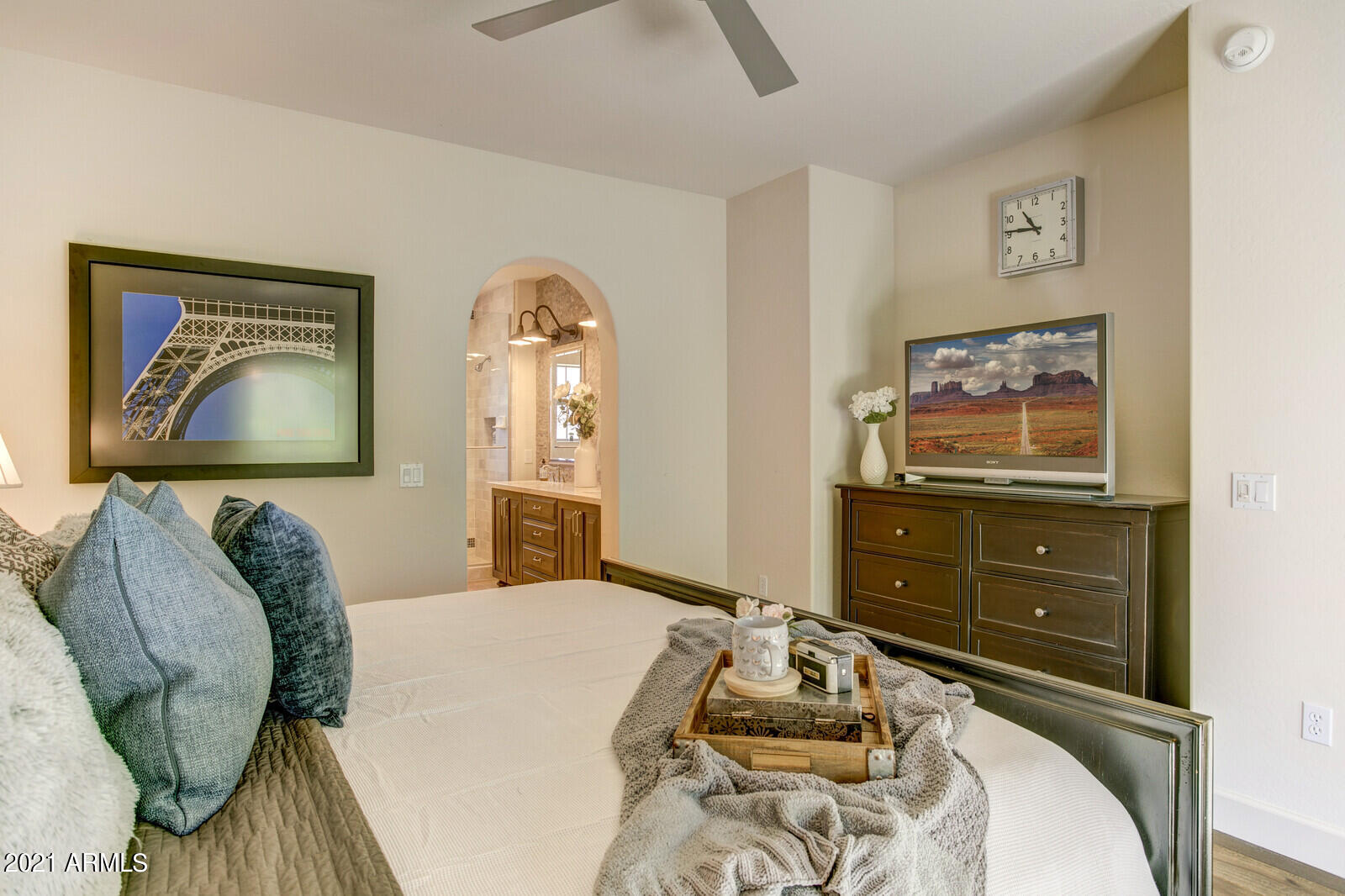 3935 East Rough Rider Road, Unit 1360 Phoenix, AZ 85050 - Photo 19 of 47 Master bedroom