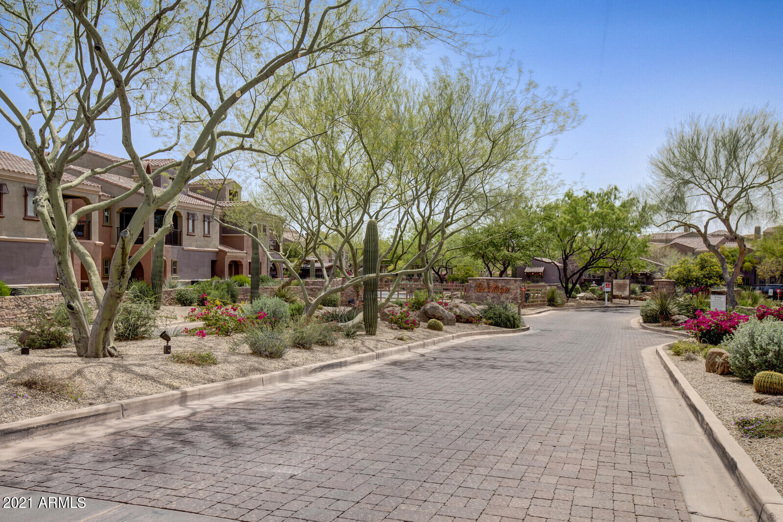 3935 East Rough Rider Road, Unit 1360 Phoenix, AZ 85050 - Photo 32 of 47 37_3935_E_Rough_Rider_Rd_Unit_1360__37_m