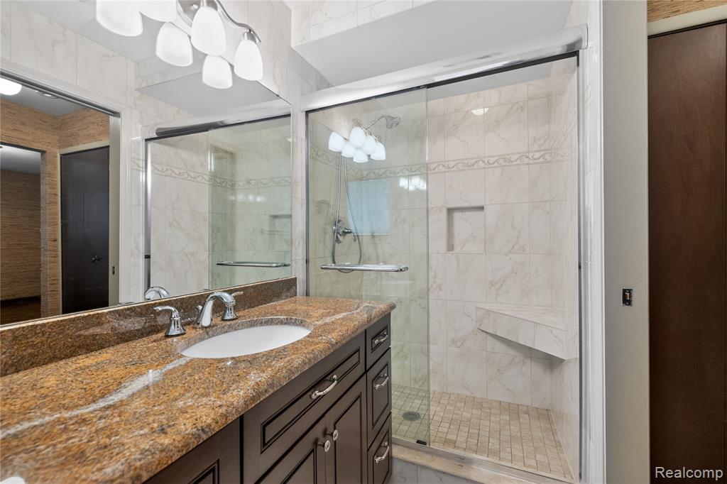 8236 Burning Bush Road Grosse Ile, MI 48138 - Photo 21 of 32