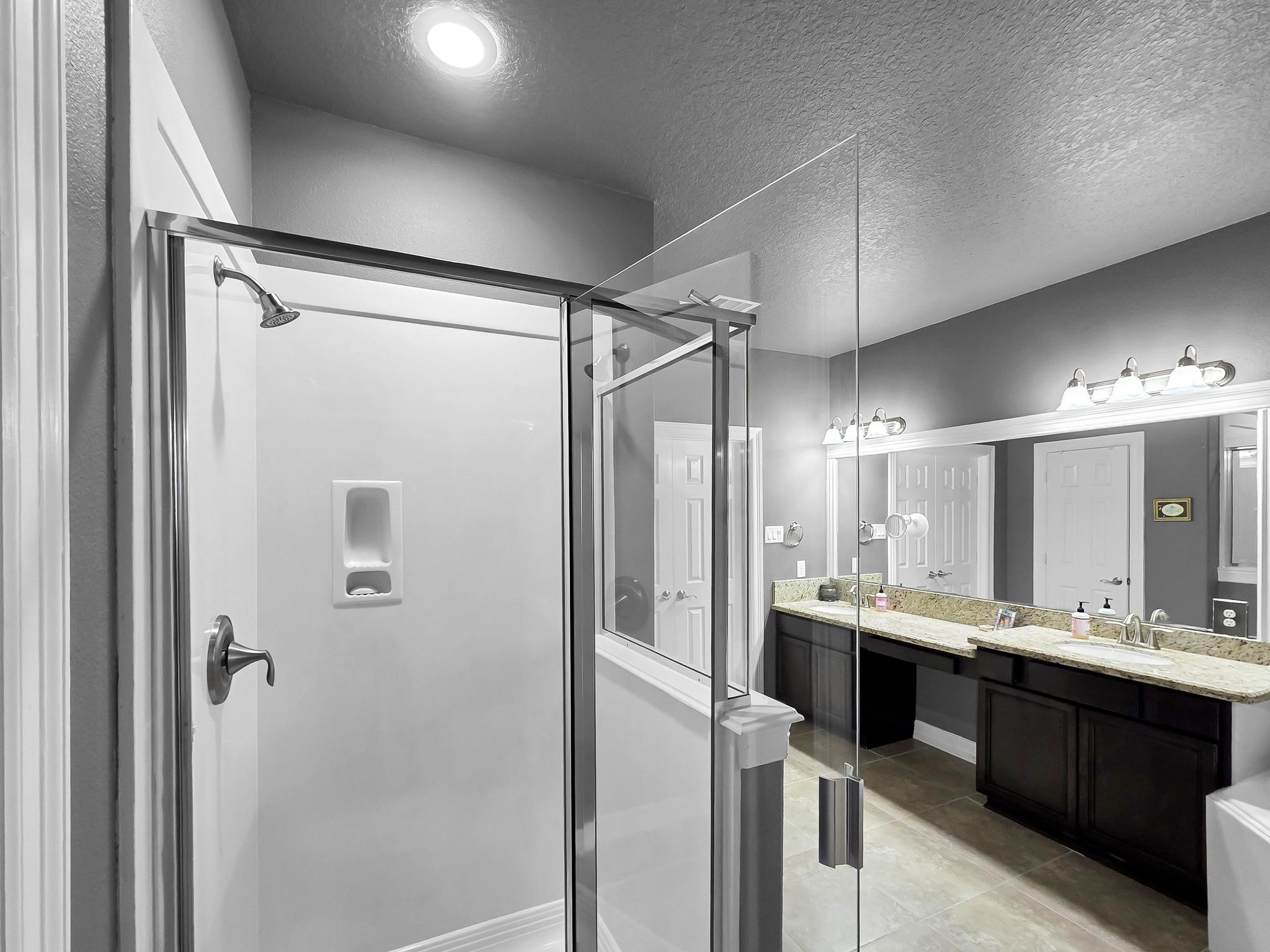 14865 Lisa Lane Beaumont, TX 77713 - Photo 11 of 25 Primary bath