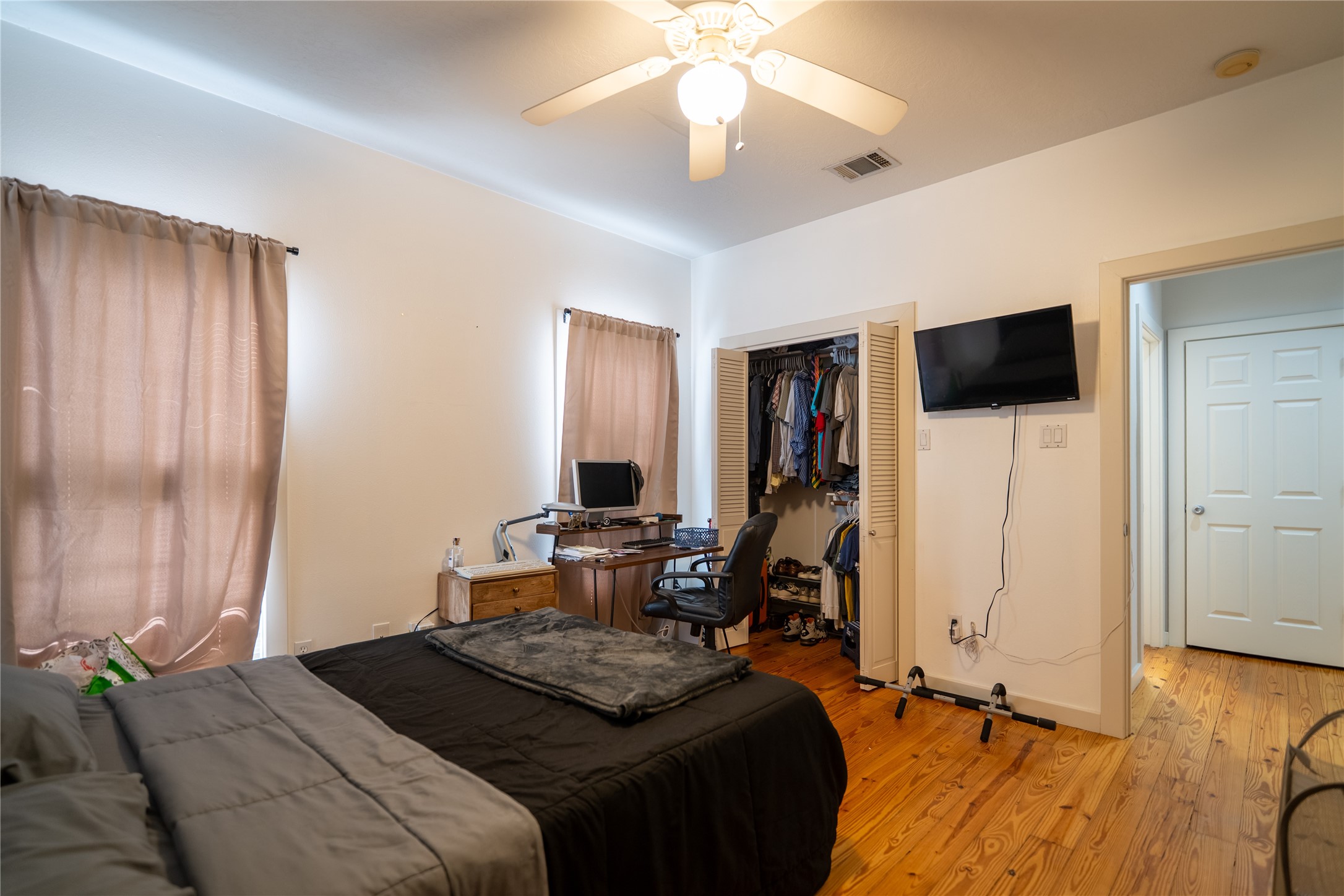 604 West Drew Street Houston, TX 77006 - Photo 11 of 14