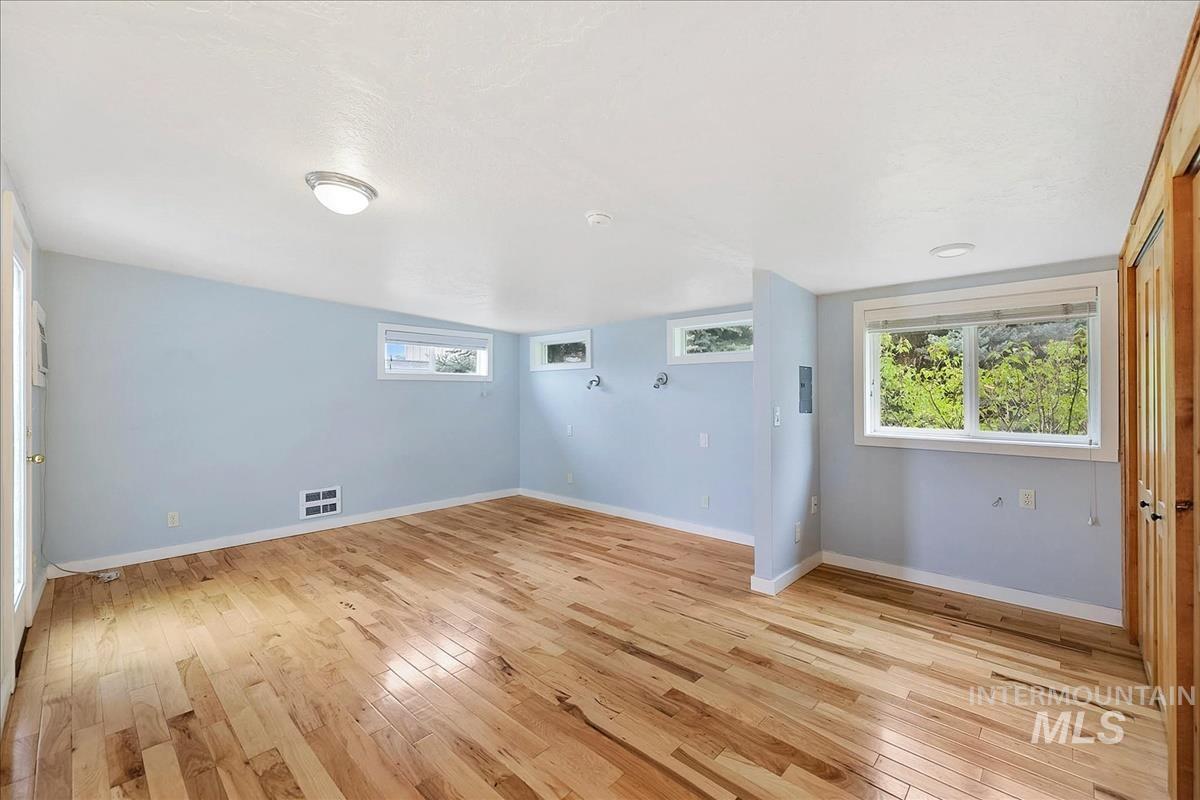 7141 West Hill Road Boise, ID 83714 - Photo 10 of 28 Empty room