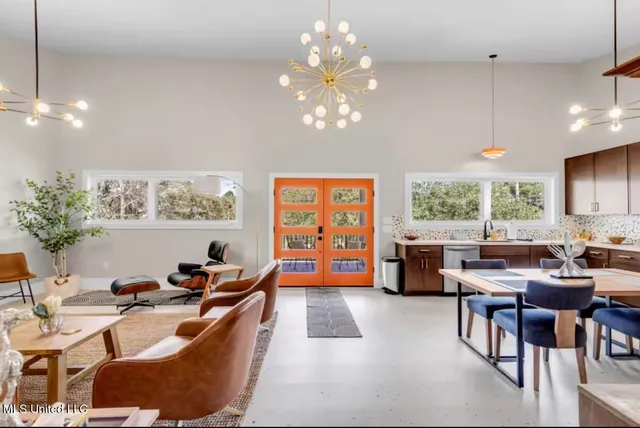 $519,900 | 218 Thomas Street, Bay St. Louis, MS 39520