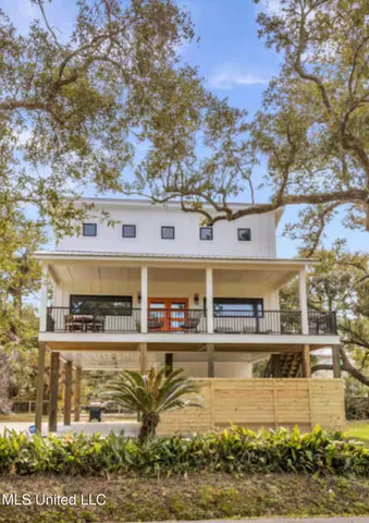 $519,900 | 218 Thomas Street, Bay St. Louis, MS 39520