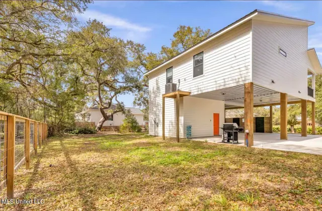 $519,900 | 218 Thomas Street, Bay St. Louis, MS 39520