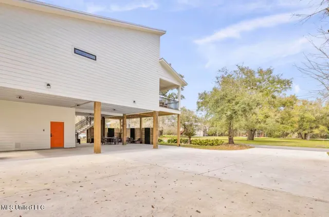 $519,900 | 218 Thomas Street, Bay St. Louis, MS 39520