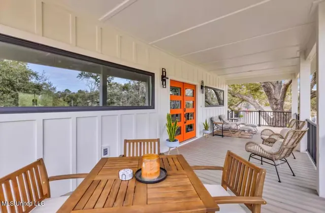 $519,900 | 218 Thomas Street, Bay St. Louis, MS 39520