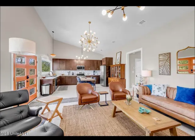 $519,900 | 218 Thomas Street, Bay St. Louis, MS 39520